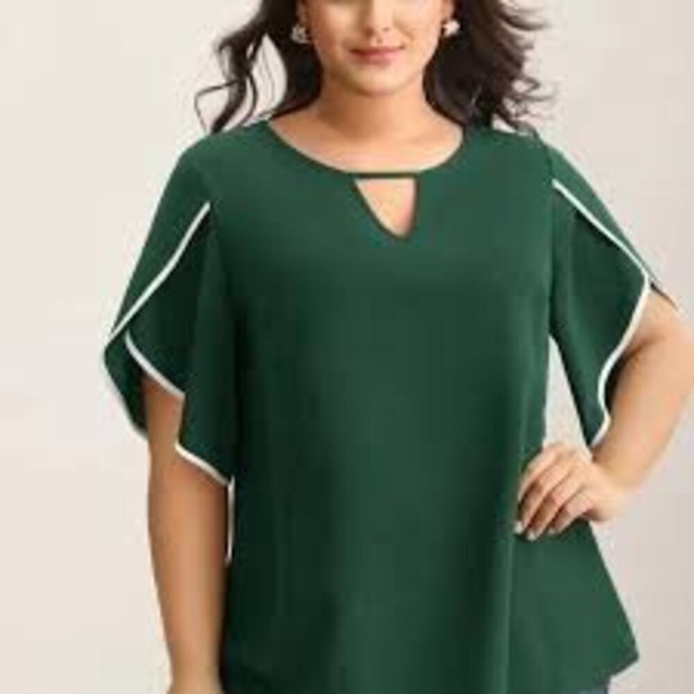 NWT Bloomchic Size 28 Hunter green contrast trim petal sleeve top.